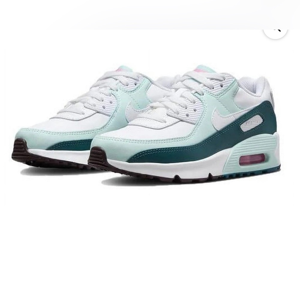Girls Nike Air Max 90 Green Tennis Shoes 
3 Youth
White/Jade Ice Green☘️